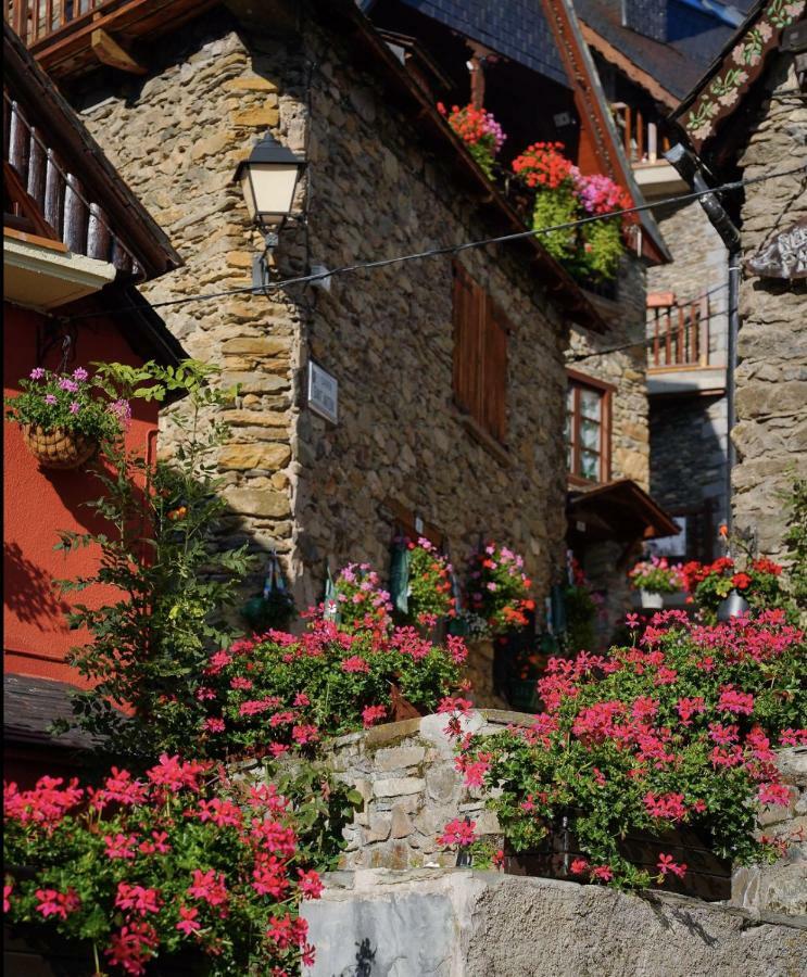 Casa De Piedra Con Encanto En El Bonito Pueblo De Bagergue Eksteriør billede